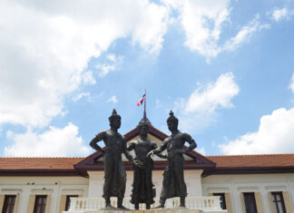 พระบรมราชานุสาวรีย์สามกษัตริย์