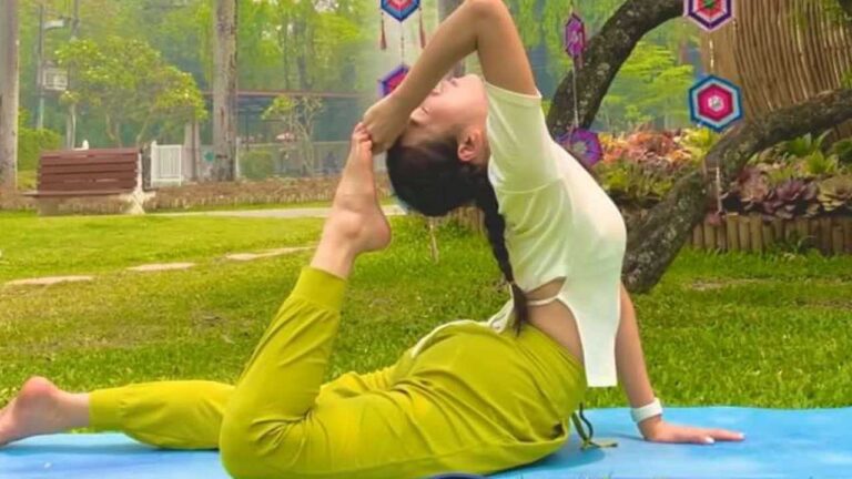 Vinyasa Flow with Suhyeon